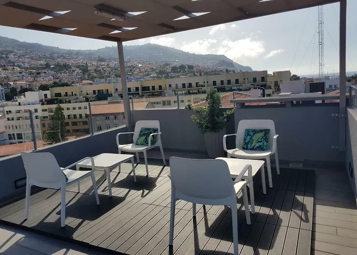 Five Design Rooftop By Storytellers